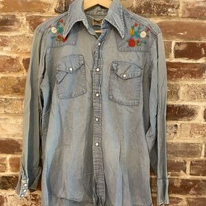 Vintage embroidered western button down chambray